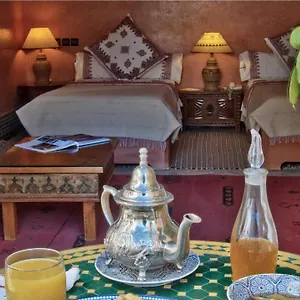 4* رياد Dar Ziryab
